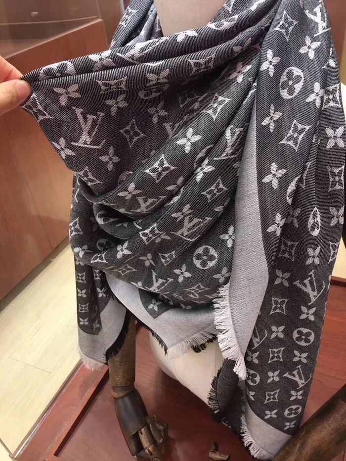 Louis Vuitton Scarf LV00110